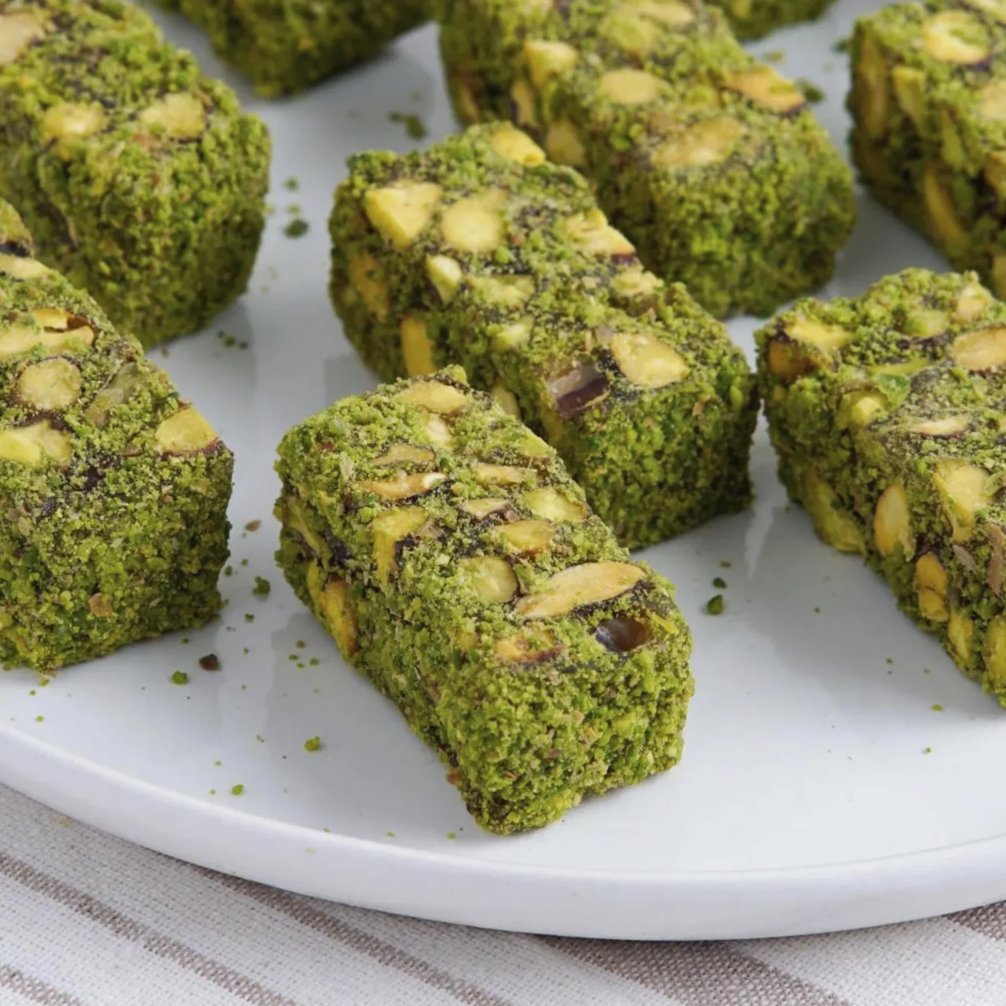 Antep Fıstıklı Kaplamalı Kare Lokum